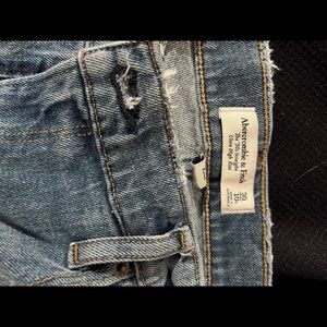 Abercrombie 90’s straight high-rise size 30